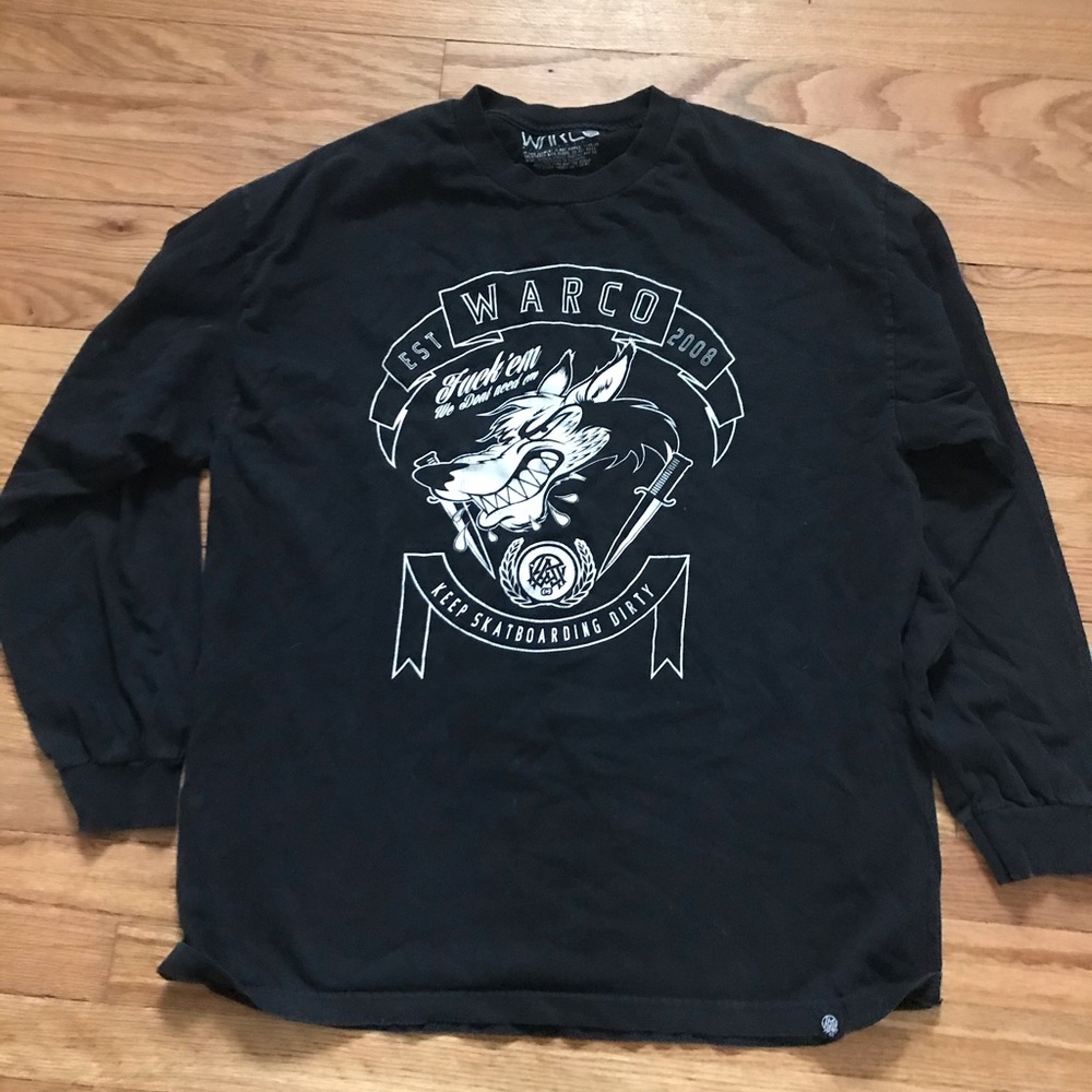 Men’s skateboarding shirt